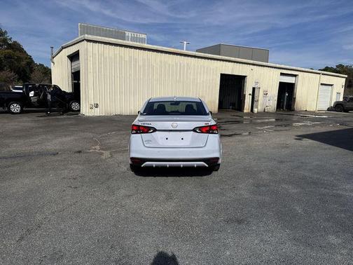 2024 Nissan Versa 1.6 S