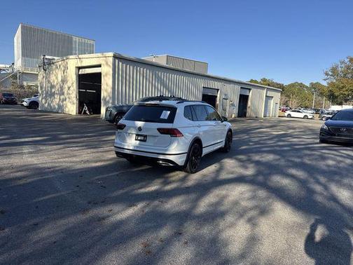 2020 Volkswagen Tiguan 2.0T SE R-Line Black