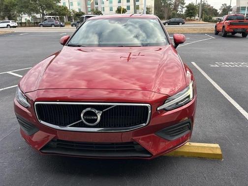 2020 Volvo S60 T5 Momentum