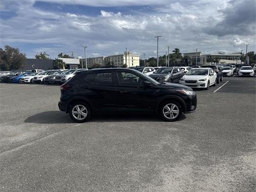 2021 Nissan Kicks S