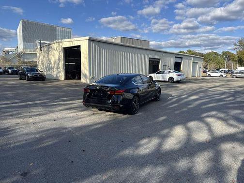 2025 Nissan Altima SR FWD