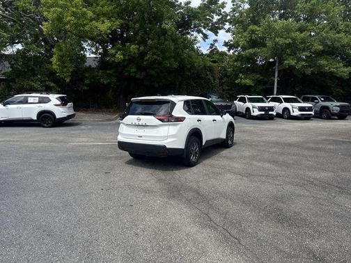 Glacier White 2026 Nissan Rogue S