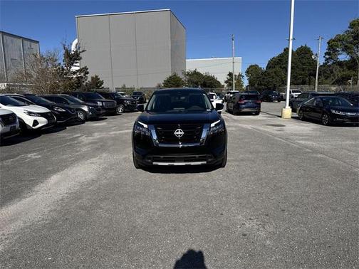 2025 Nissan Pathfinder SL 4WD