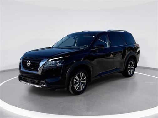 2025 Nissan Pathfinder SL 4WD