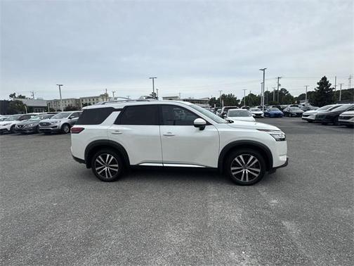 2024 Nissan Pathfinder Platinum 4WD