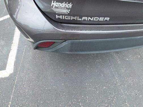 Magnetic Gray Metallic 2022 Toyota Highlander L