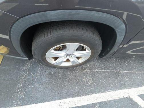 Magnetic Gray Metallic 2022 Toyota Highlander L