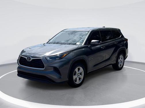 Magnetic Gray Metallic 2022 Toyota Highlander L