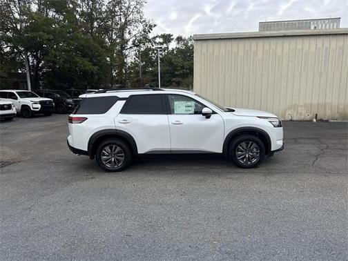 2025 Nissan Pathfinder SV FWD