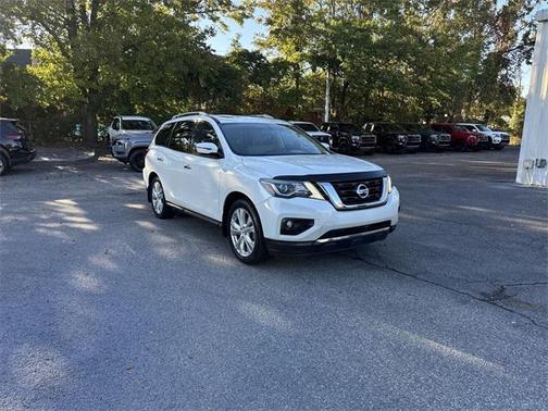 2018 Nissan Pathfinder SL