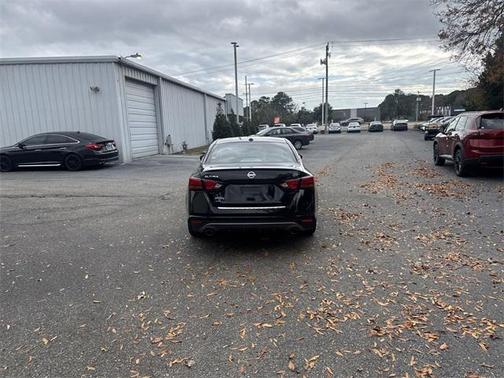 2022 Nissan Altima SR FWD