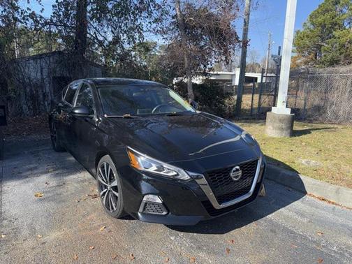2022 Nissan Altima SR FWD