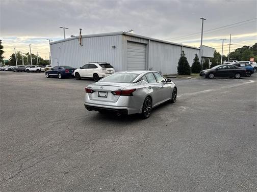 2025 Nissan Altima SR FWD