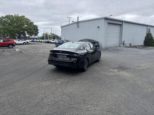 Super Black 2026 Nissan Sentra SL