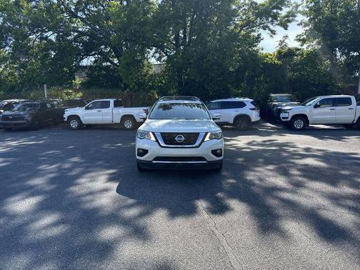 Pearl White 2017 Nissan Pathfinder Platinum