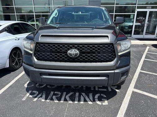 Midnight Black Metallic 2018 Toyota Tundra SR
