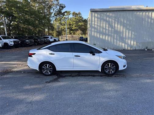 2024 Nissan Versa 1.6 S