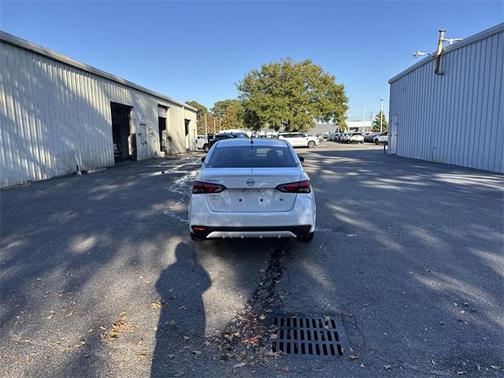 2024 Nissan Versa 1.6 S