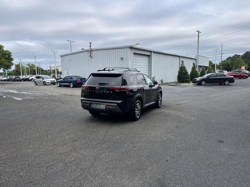 Super Black 2026 Nissan Pathfinder SL