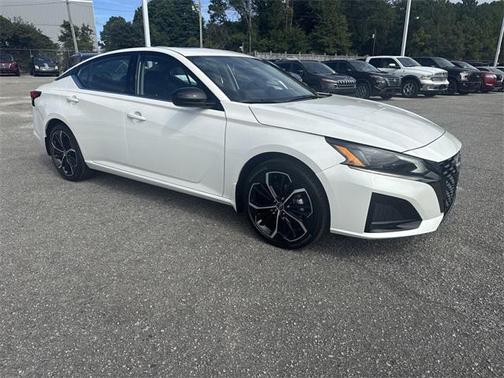 2025 Nissan Altima SR FWD