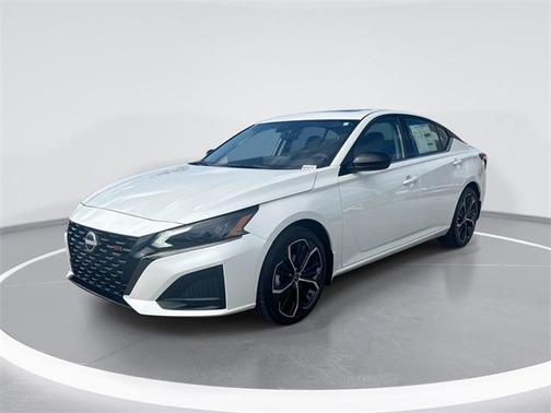 2025 Nissan Altima SR FWD