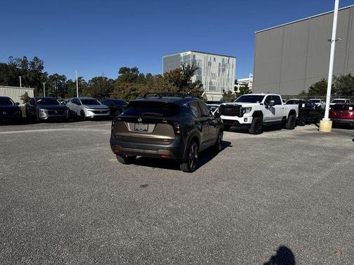 Canyon Bronze Metallic 2026 Nissan Kicks SR