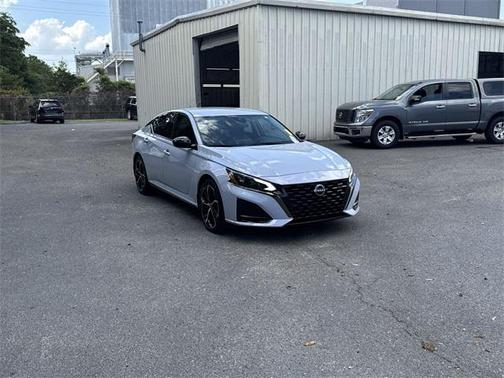 2023 Nissan Altima SR FWD