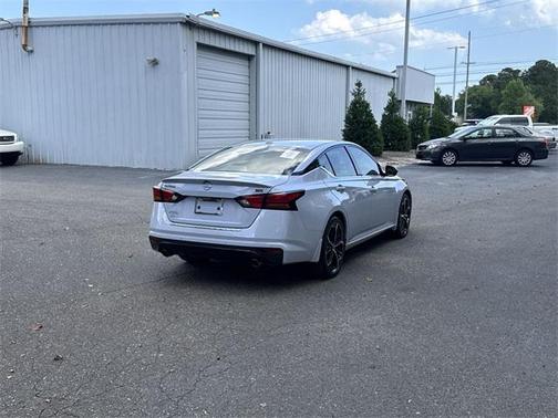 2023 Nissan Altima SR FWD