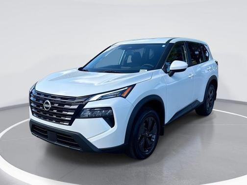 Everest White Pearl Tricoat 2026 Nissan Rogue SV