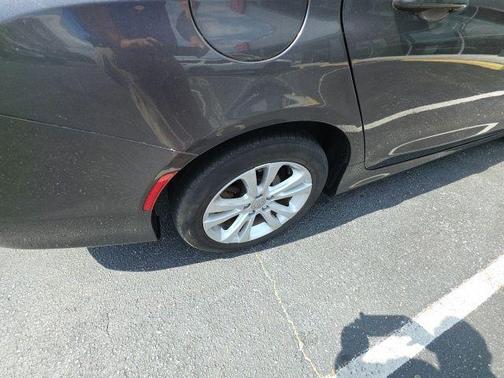 Granite Crystal Metallic Clearcoat 2015 Chrysler 200 Limited