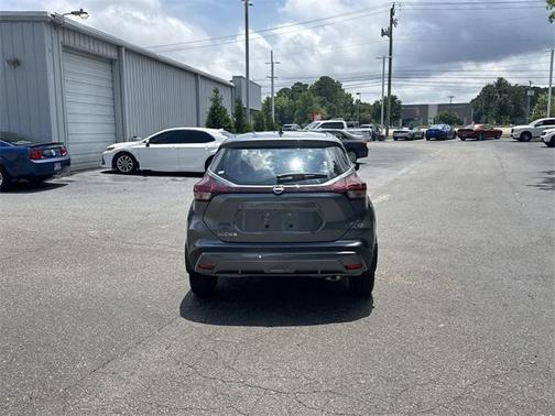 2025 Nissan Kicks S