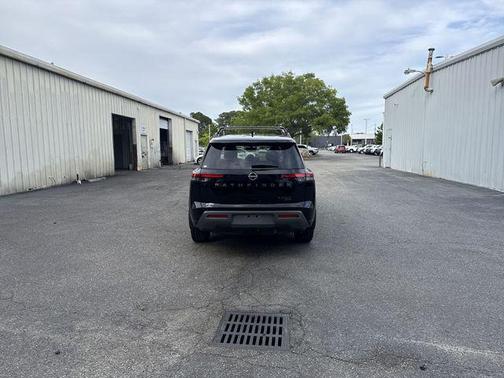 Super Black 2026 Nissan Pathfinder Platinum