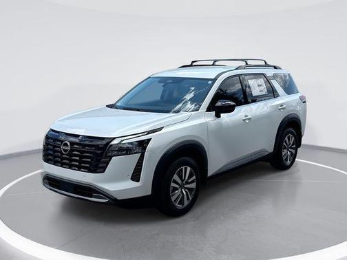 Everest White Pearl Tricoat 2026 Nissan Pathfinder SL