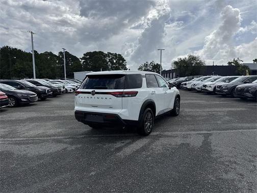 2025 Nissan Pathfinder S 4WD