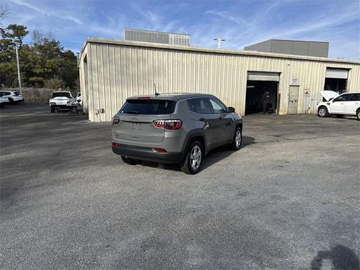 2023 Jeep Compass Sport