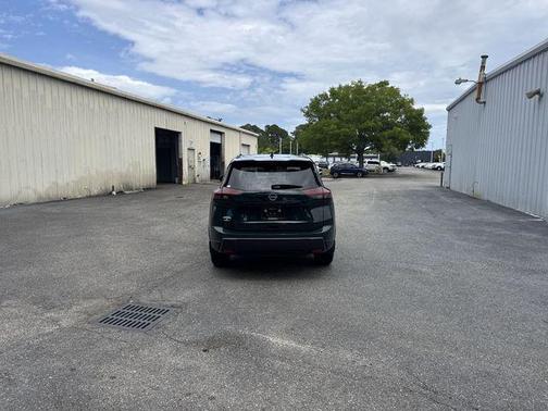 Obsidian Green 2026 Nissan Rogue Dark Armor