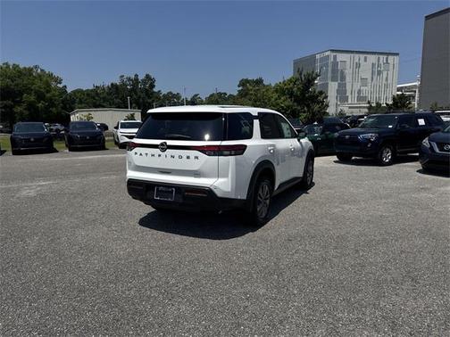 2025 Nissan Pathfinder S 4WD
