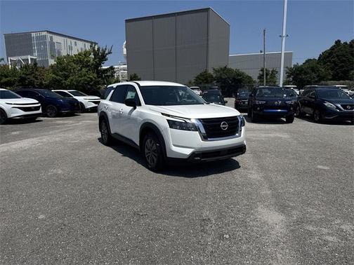 2025 Nissan Pathfinder S 4WD
