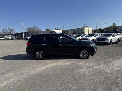 2020 Nissan Pathfinder SL 2WD