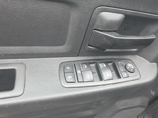 2012 RAM 1500 ST