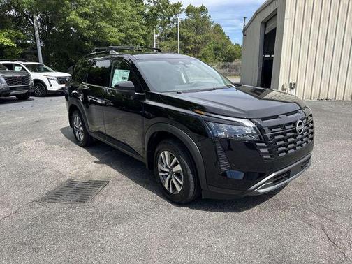Super Black 2026 Nissan Pathfinder SL