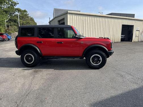 RACE RED 2022 Ford Bronco Badlands