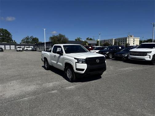 2025 Nissan Frontier S