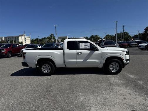 2025 Nissan Frontier S