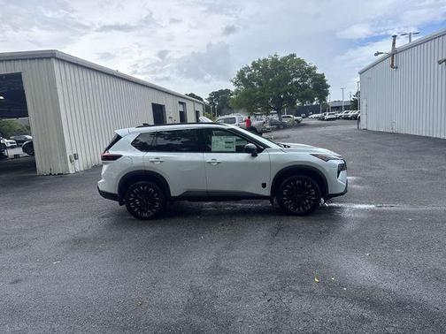 Everest White Pearl Tricoat 2026 Nissan Rogue Dark Armor