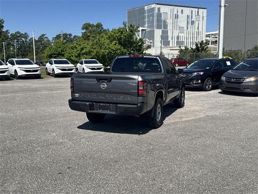2022 Nissan Frontier S