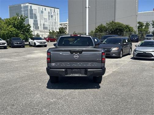 2022 Nissan Frontier S