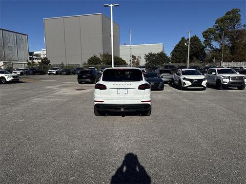 2016 Porsche Cayenne Cayenne