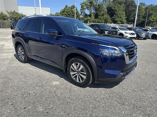 2025 Nissan Pathfinder SL 4WD