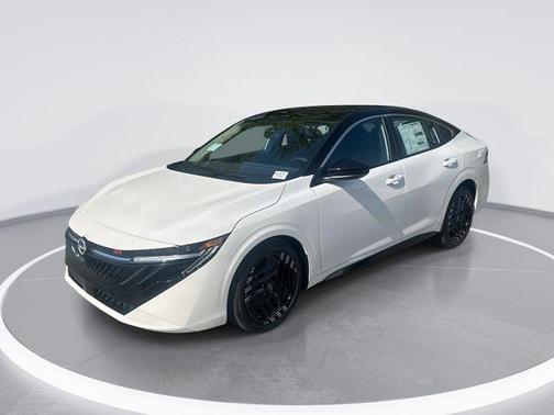 Aspen White Tricoat/Super Black 2026 Nissan Sentra SR